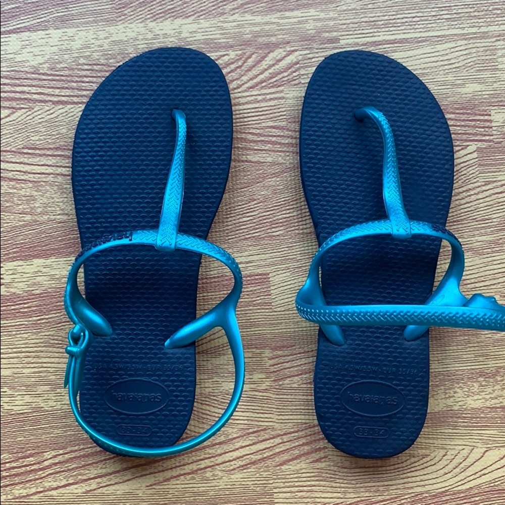 Slippers/ Sandals